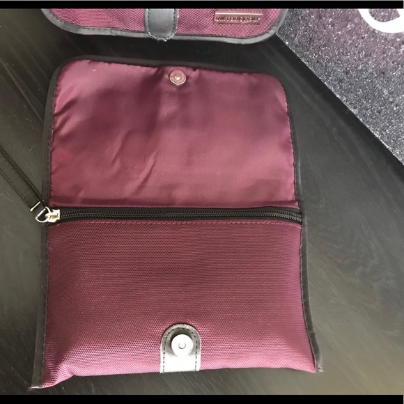 Viktor& Rolf Exclusive for KLM Travel Wristlet - Picture 4 of 8